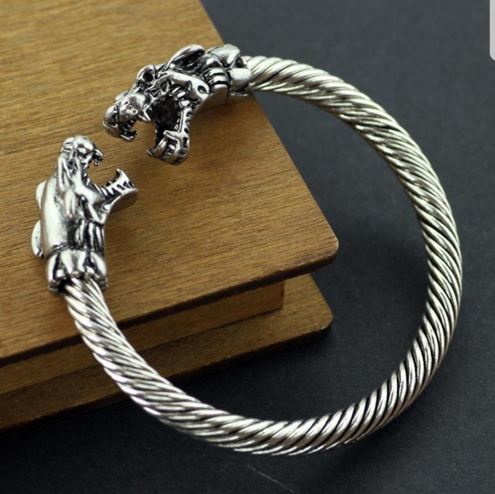 Stainless Wolf Head Cuff NWOT